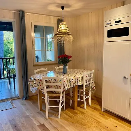 Apartment Charme & Nature - 2 Chambres, Cosy, Lac, Golf, Piscine, Terrasse, Parking, 2 A 5 Pers Max Biscarrosse